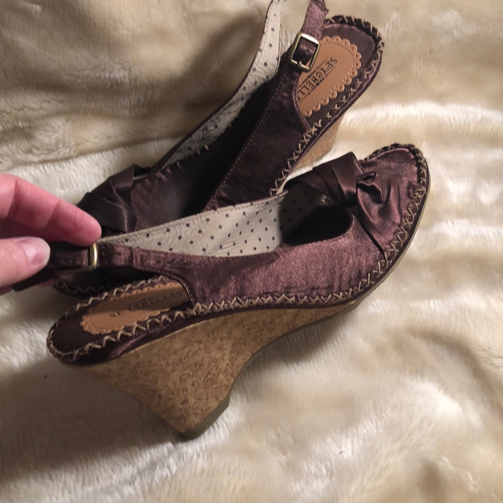 Satin brown wedges with twisted wraps on toes
